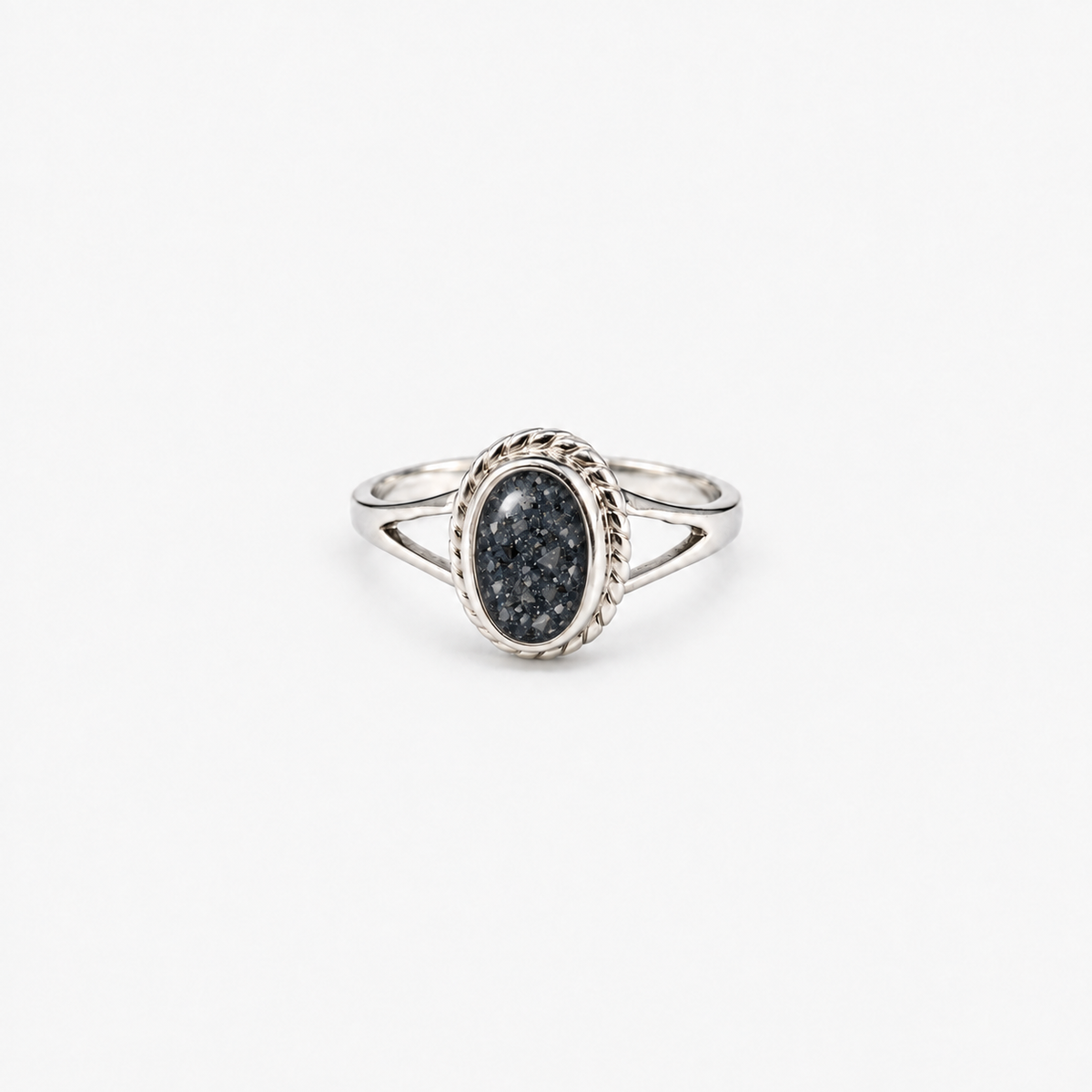 Rope Oval Ashes Ring — Midnight, visible ashes