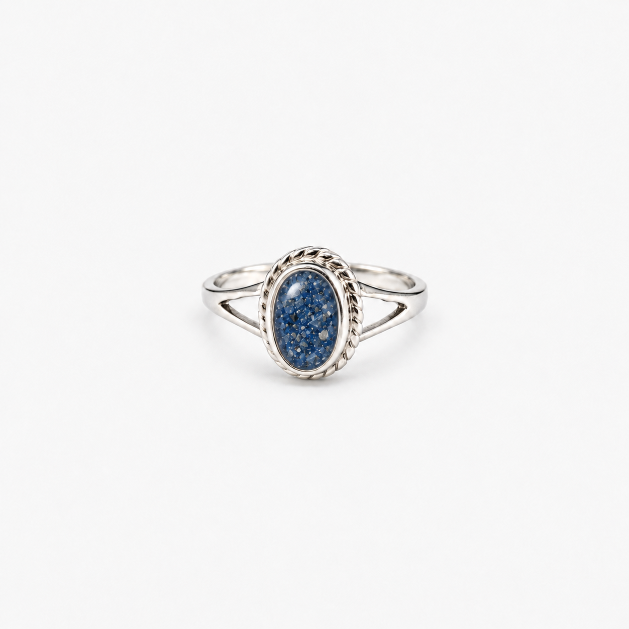 Rope Oval Ashes Ring — Sapphire, visible ashes