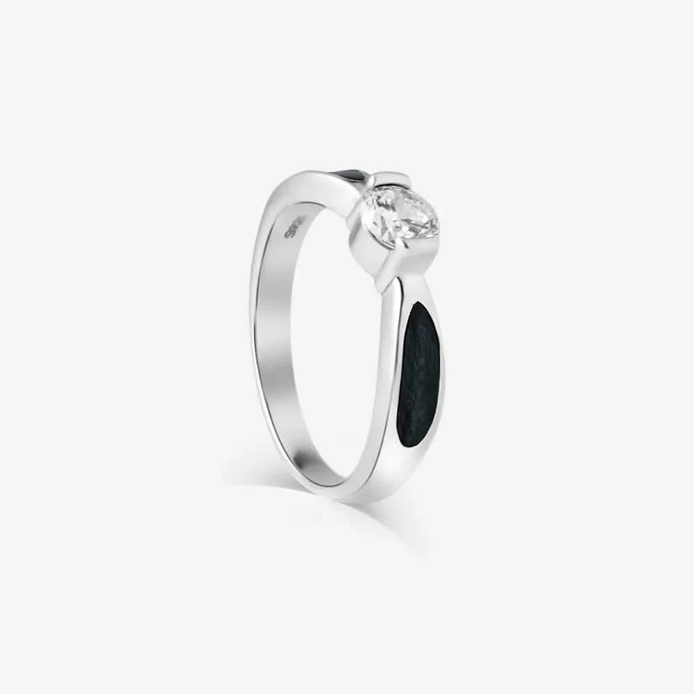 Solitaire Ashes Ring | Ashes Rings | Featherlings UK