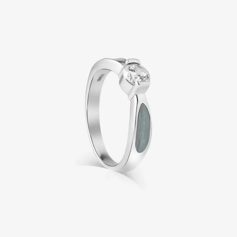 Solitaire Ashes Ring | Ashes Rings | Featherlings UK