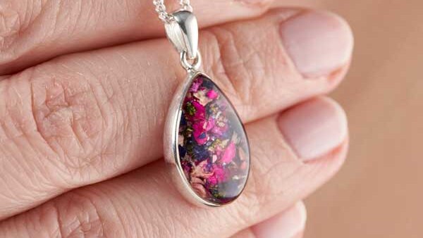 Personalised jewellery made with preserved wedding and funeral flowers
