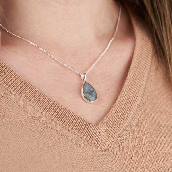 Tear Drop Ashes Necklace | Ashes Pendant | Featherlings UK