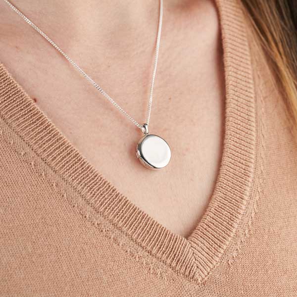 Round Photo Ashes Locket | Ashes Necklace | Featherlings UK