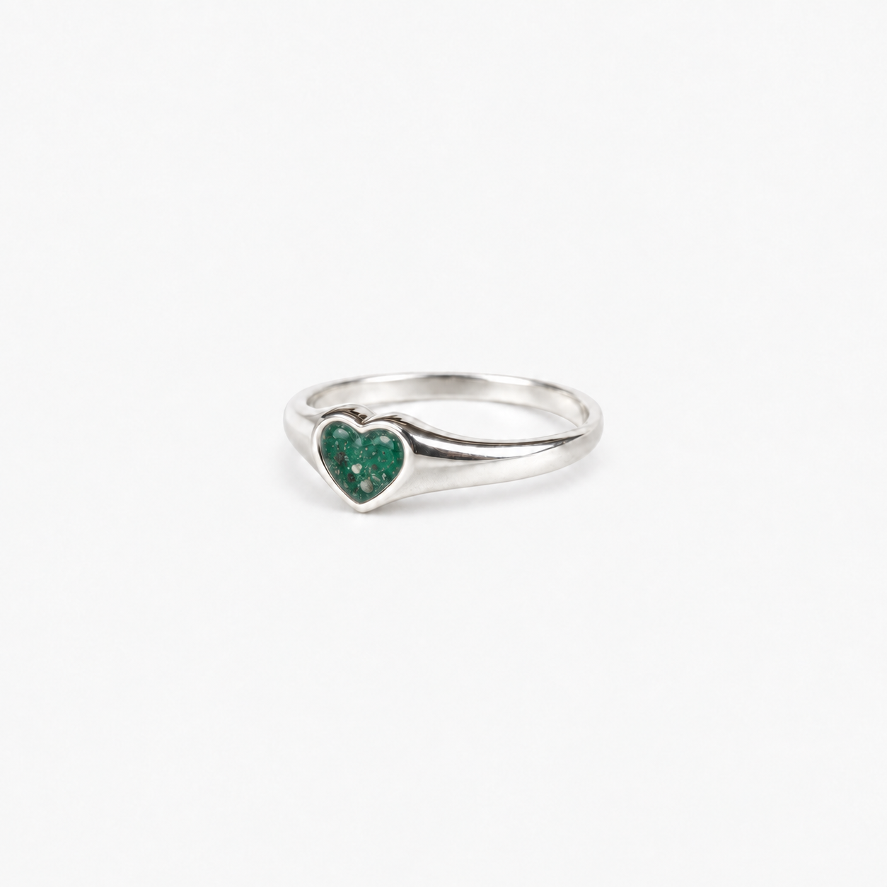 Petite Heart Ashes Ring — Emerald, visible ashes