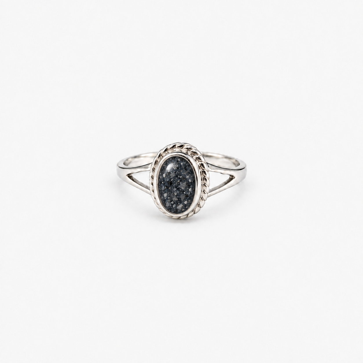 Rope Oval Ashes Ring — Midnight, visible ashes
