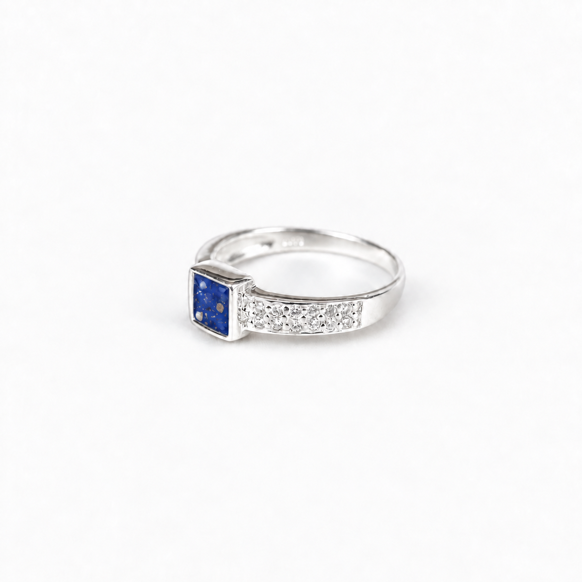 square crystal silver ashes ring in Sapphire, visible inclusions