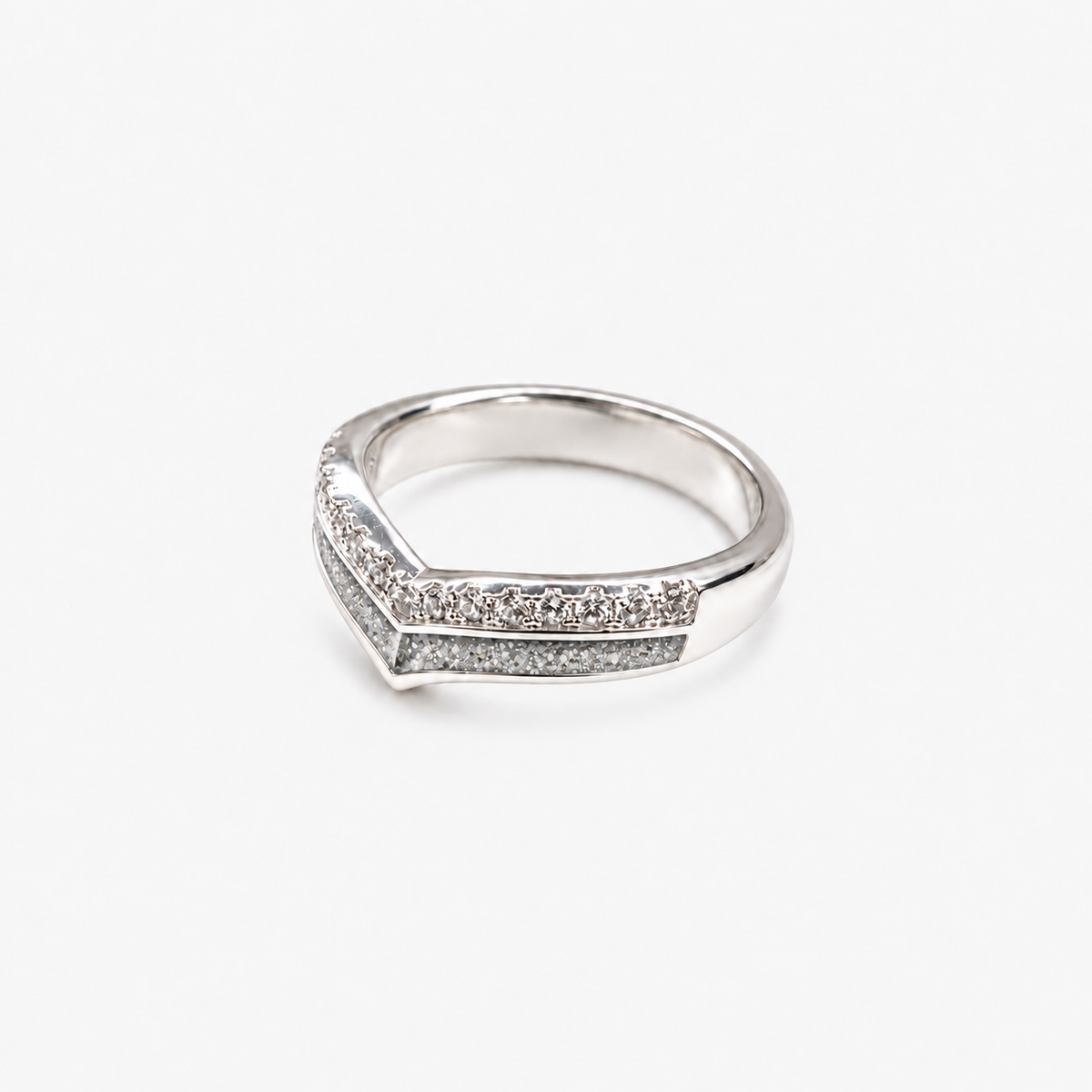 Wishbone Ashes Ring in Silver with visible inclusions